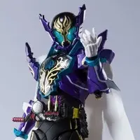 S.H. Figuarts - Kamen Rider Build / Kamen Rider Rogue