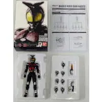 S.H. Figuarts - Kamen Rider Kabuto / Kamen Rider Dark Kabuto