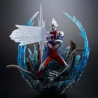 S.H. Figuarts - Ultraman Tiga / Gatanothor