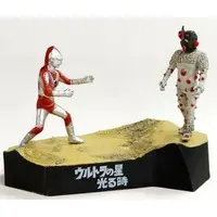 Trading Figure - Ultraman Taro / Alien Temperor