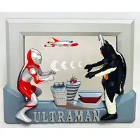 Mirror - Ultraman / Zetton