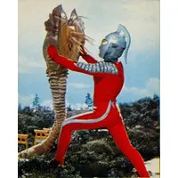 Trading Card - Ultraseven / Alien Villa