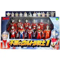 Figure - Ultraman Gaia / Ultraman Tiga & Zoffy